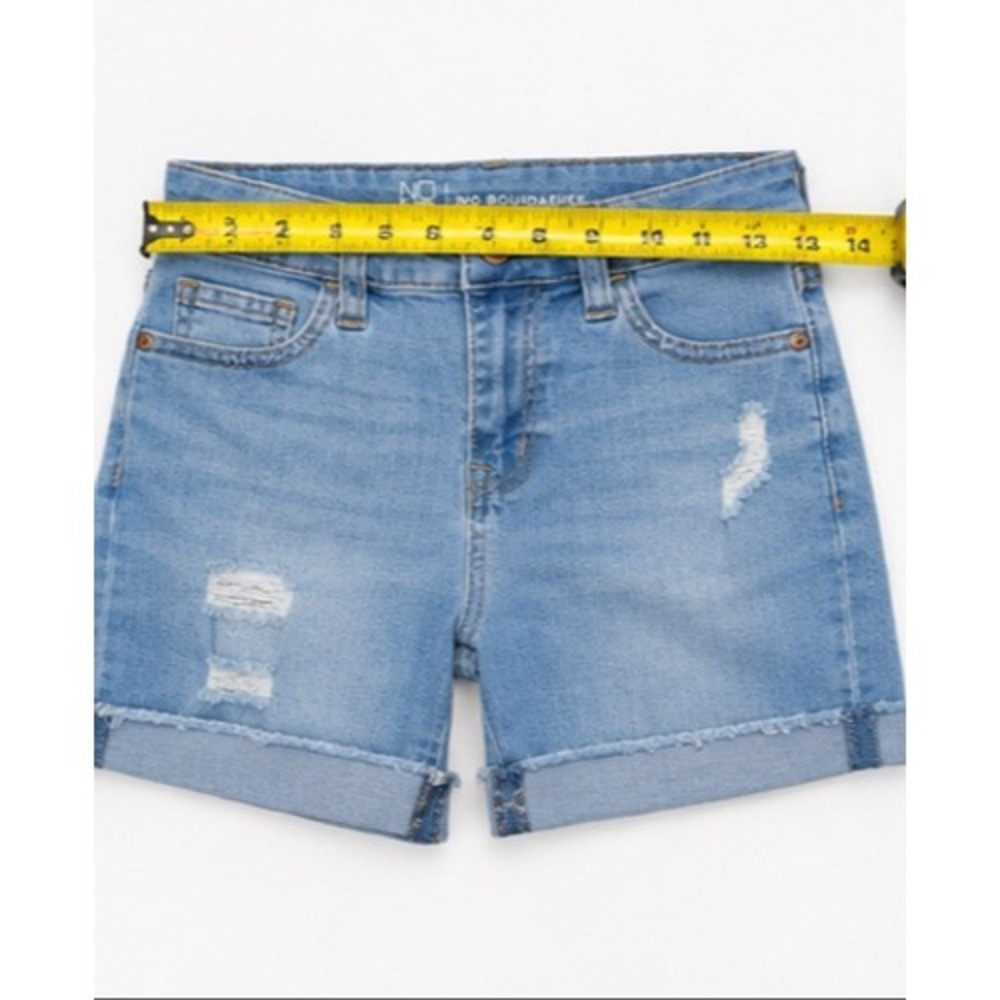 No Boundaries Womens Distressed Denim Shorts Light Wash Cuffed Size 1